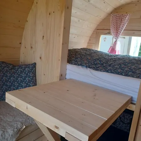 Luxury tent Wanderreitstation Pferdehof